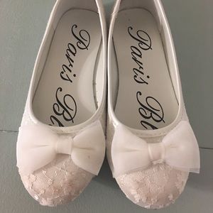 White lace ballet flats